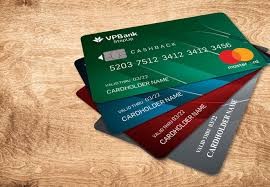 Mở thẻ tín dụng bằng giấy tờ giả để chiếm đoạt tiền ngân hàng