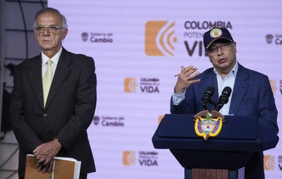 Hai căn cứ quân sự Colombia bị đánh cắp một lượng lớn vũ khí 