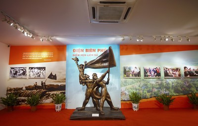 Triển lãm “Điện Biên Phủ - Điểm hẹn lịch sử" kỷ niệm 70 năm Chiến thắng Điện Biên Phủ