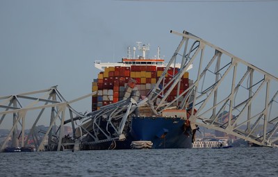 Thông tin mới nhất về vụ tàu container đâm sập cầu tại Mỹ