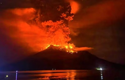 Indonesia cảnh báo sóng thần sau khi núi lửa Ruang liên tục phun trào