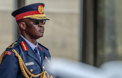 Rơi trực thăng chở Tư lệnh quân đội Kenya, 10 người tử nạn 