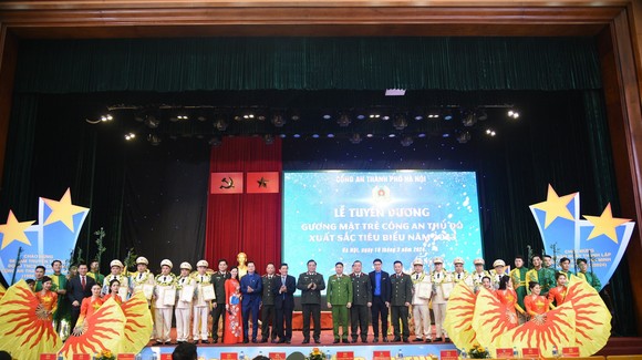 Vinh danh 10 “Gương mặt trẻ Công an Thủ đô xuất sắc tiêu biểu” năm 2023