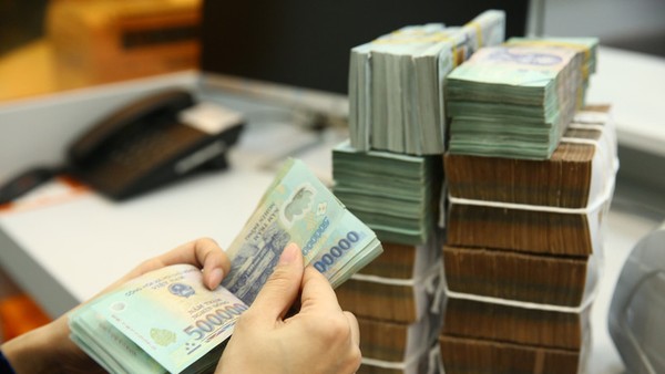 Trái phiếu doanh nghiệp: Phát hành mới tăng vọt, nhiều doanh nghiệp ít tên tuổi