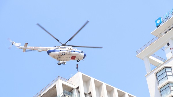 Huy động trực thăng, rô bốt cứu hỏa tham gia diễn tập quy mô lớn tại Quảng Ninh