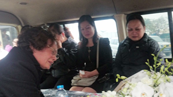Vụ rơi MH17: Di hài 3 mẹ con về đến Việt Nam