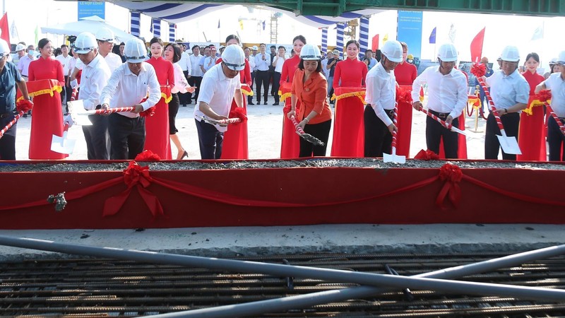 Hà Nội: Hợp long công trình cầu Vĩnh Tuy 2, thông xe vào đầu tháng 9-2023