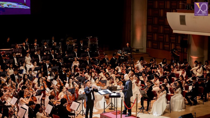 45 thành viên của Dàn nhạc trẻ thế giới mang "Âm thanh của tình anh em" đến Hà Nội