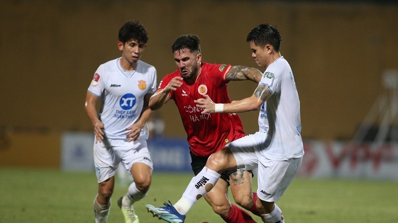 Công an Hà Nội FC thua ngược Nam Định ở trận đấu tâm điểm vòng 16 V-League