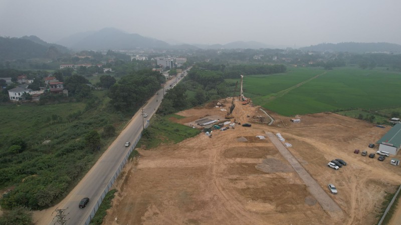 Đường nối Đại lộ Thăng Long đến cao tốc Hòa Lạc-Hòa Bình: Khởi công 6 tháng mới khoan mũi đầu tiên