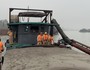 Cảnh sát bắt giữ tàu hút cát trái phép trên sông Hồng