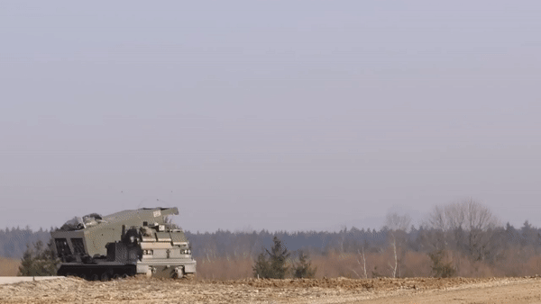 Pháo phản lực mạnh hơn HIMARS của Ukraine bắt đầu tác chiến ảnh 13
