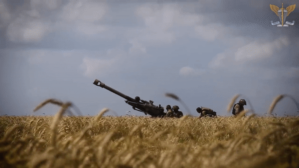 Lính dù Ukraine lần đầu sử dụng pháo L119 Anh tấn công dữ dội quân đội Nga ở Kherson