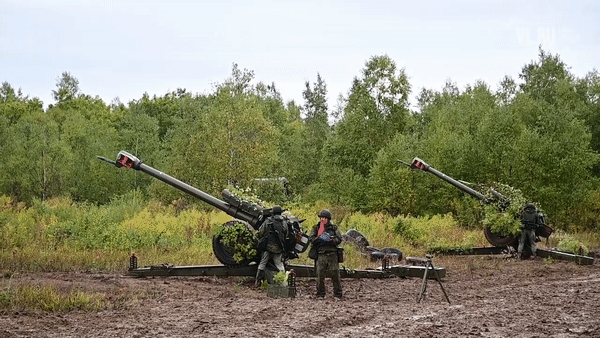 Lính dù Ukraine lần đầu sử dụng pháo L119 Anh tấn công dữ dội quân đội Nga ở Kherson