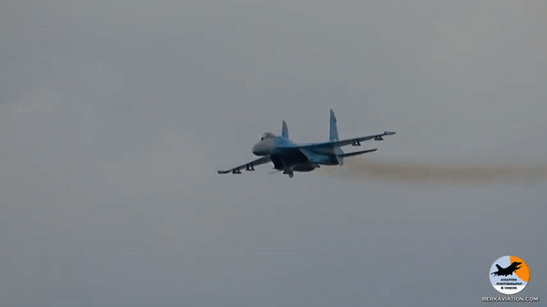 Video tiêm kích Nga - Ukraine không chiến ở Donetsk ảnh 2