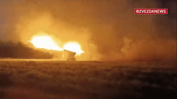 Pháo phản lực HIMARS Ukraine tập kích phá hủy kho đạn lớn tại Kharkiv ảnh 8