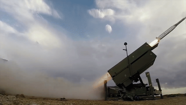 Ukraine tuyên bố đã nhận tên lửa phòng không NASAMS của Mỹ ảnh 14