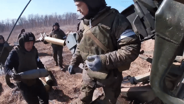 Nga chuyển pháo 2S5 Giatsint-S có thể bắn đạn hạt nhân chiến thuật tới Ukraine ảnh 6