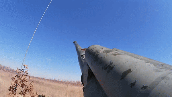 Nga chuyển pháo 2S5 Giatsint-S có thể bắn đạn hạt nhân chiến thuật tới Ukraine ảnh 8