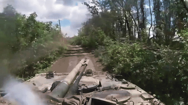 Kíp xe chiến đấu bộ binh BMP-3 Nga sống sót thần kỳ dù trúng hỏa lực Ukraine ảnh 7