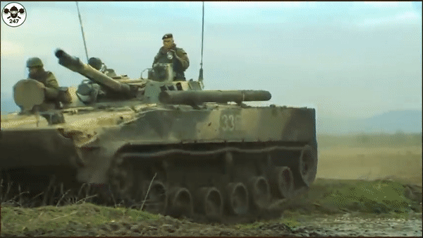 Kíp xe chiến đấu bộ binh BMP-3 Nga sống sót thần kỳ dù trúng hỏa lực Ukraine ảnh 14
