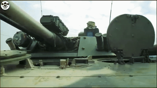 Kíp xe chiến đấu bộ binh BMP-3 Nga sống sót thần kỳ dù trúng hỏa lực Ukraine ảnh 20