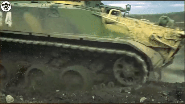 Kíp xe chiến đấu bộ binh BMP-3 Nga sống sót thần kỳ dù trúng hỏa lực Ukraine ảnh 24