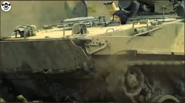 Kíp xe chiến đấu bộ binh BMP-3 Nga sống sót thần kỳ dù trúng hỏa lực Ukraine ảnh 12