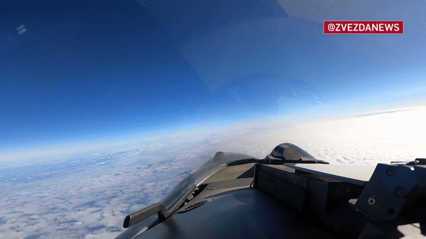 Tiêm kích Su-35S Nga hạ chiến đấu cơ Ukraine ở khoảng cách gần 200km? ảnh 16