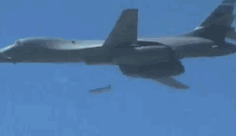 Mỹ đưa oanh tạc cơ chiến lược B-1B tới Hàn Quốc ngay sau khi Triều Tiên phóng tên lửa ảnh 19