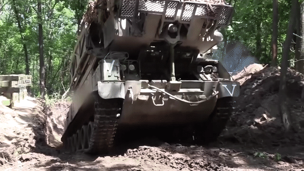 Quân đội Ukraine hủy diệt 'thần sấm' Tor-M2U của Nga tại Donbass? ảnh 21
