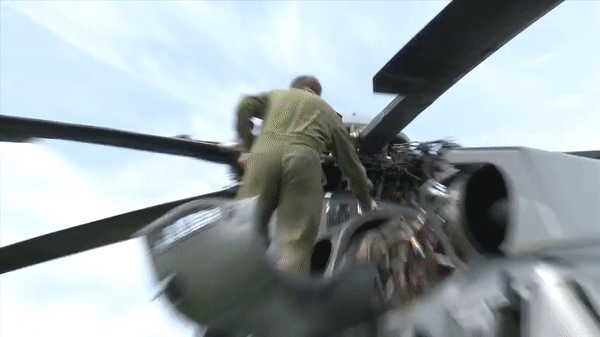Anh lần đầu chuyển trực thăng Sea King cho Ukraine ảnh 14
