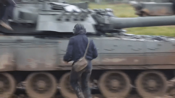 Xe tăng T-80U 'phiên bản mùa đông' được Nga tung vào Ukraine? ảnh 14