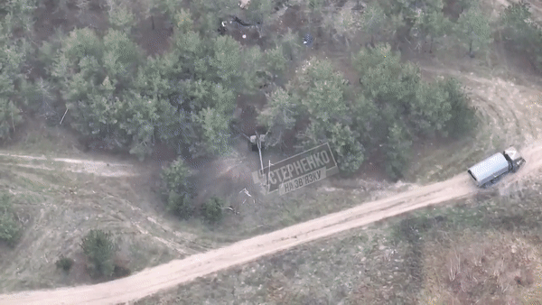 'Vua pháo kéo' 2S65 Msta-B Nga bị đạn thông minh M982 Excalibur Ukraine đánh trúng ảnh 3