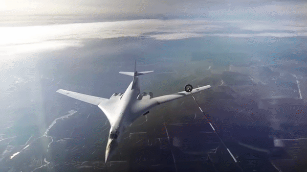 'Thiên nga trắng' Tu-160 Nga đổ dồn về căn cứ Engels khiến Ukraine phải đề phòng ảnh 20