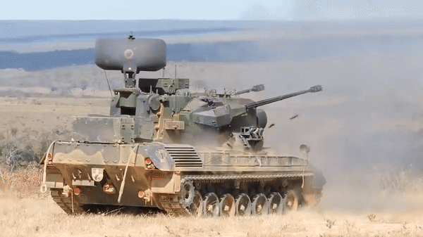 Đức chuyển thêm pháo phòng không Gepard cho Ukraine để diệt UAV tự sát ảnh 1