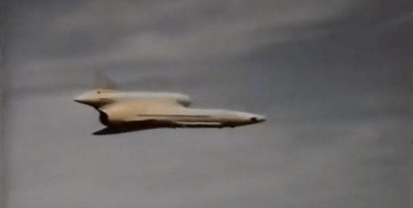 UAV khổng lồ Liên Xô tập kích sân bay, tâm điểm cáo buộc từ Nga dành cho Ukraine ảnh 8