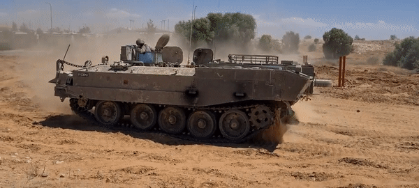 Khó tin: Thiết giáp chở quân Achzarit Mk-1/2 được hoán cải từ xe tăng T-54/55 ảnh 5