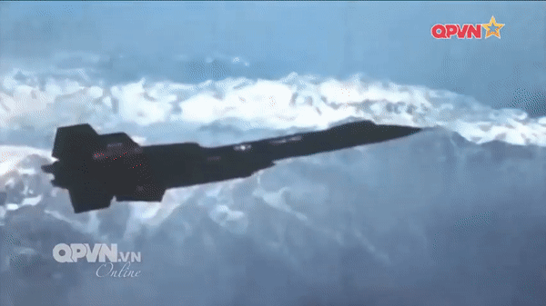 Vì sao 'bóng ma do thám' SR-71 Blackbird Mỹ khiến đối phương không thể bắn hạ? ảnh 14