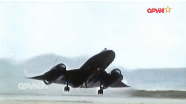 Vì sao 'bóng ma do thám' SR-71 Blackbird Mỹ khiến đối phương không thể bắn hạ? ảnh 21
