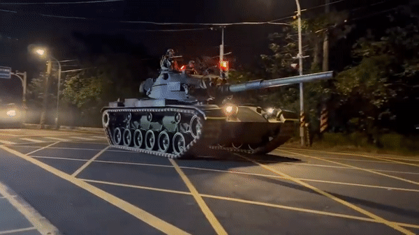 Vì sao Mỹ chế tạo xe tăng M60 cao nhất thế giới bất chấp việc dễ bị bắn hạ? ảnh 1