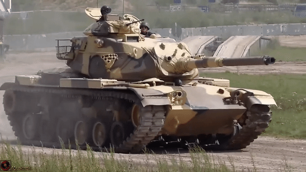 Vì sao Mỹ chế tạo xe tăng M60 cao nhất thế giới bất chấp việc dễ bị bắn hạ? ảnh 19
