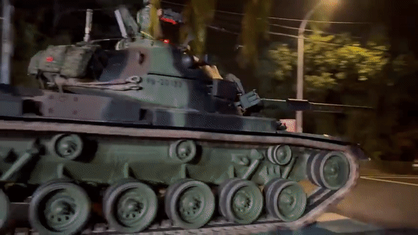 Vì sao Mỹ chế tạo xe tăng M60 cao nhất thế giới bất chấp việc dễ bị bắn hạ? ảnh 3