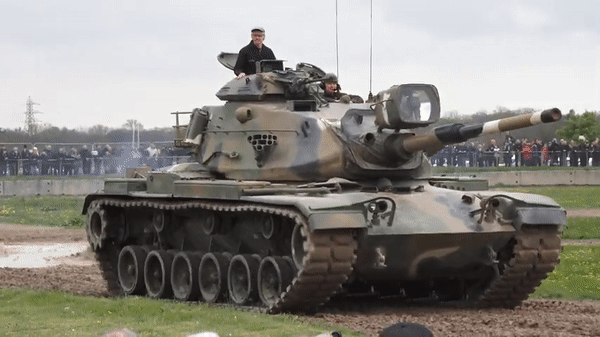 Vì sao Mỹ chế tạo xe tăng M60 cao nhất thế giới bất chấp việc dễ bị bắn hạ? ảnh 11