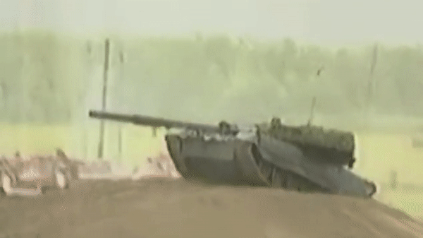 T80UM2 Black Eagle, xe tăng 'độc - lạ' của Nga  ảnh 1
