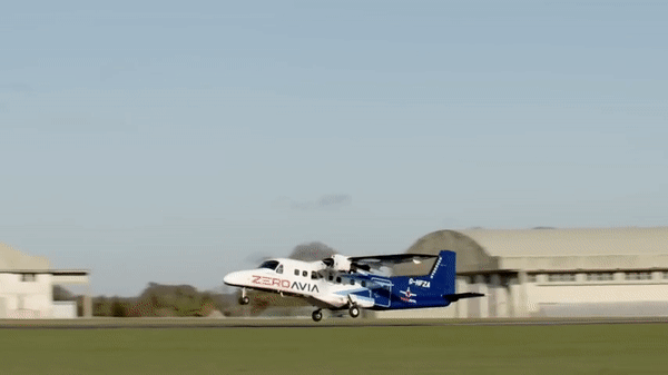 Máy bay chạy bằng hydro lớn nhất thế giới cất cánh thành công ảnh 10