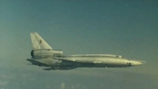 Tu-22 Liên Xô, máy bay ném bom siêu thanh đầu tiên trên thế giới ảnh 8