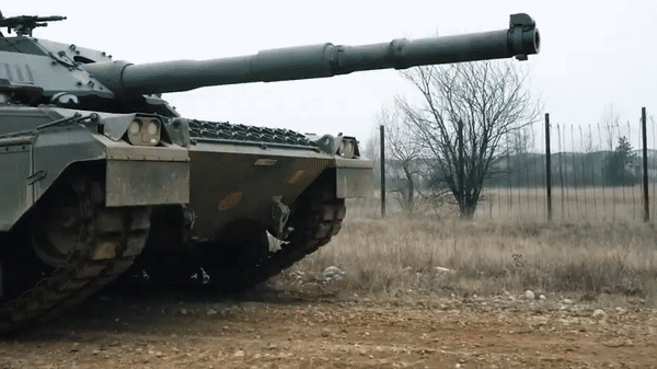 Xe tăng C1 Ariete - 'hổ thép chiến trường' đến từ Ý ảnh 21