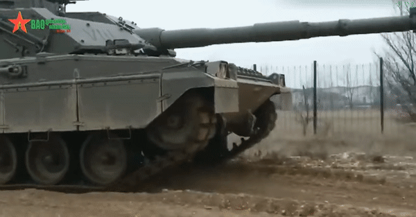 Xe tăng C1 Ariete - 'hổ thép chiến trường' đến từ Ý ảnh 2