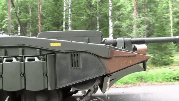  Stridsvagn 103 - Xe tăng không tháp pháo độc đáo của Thụy Điển ảnh 13